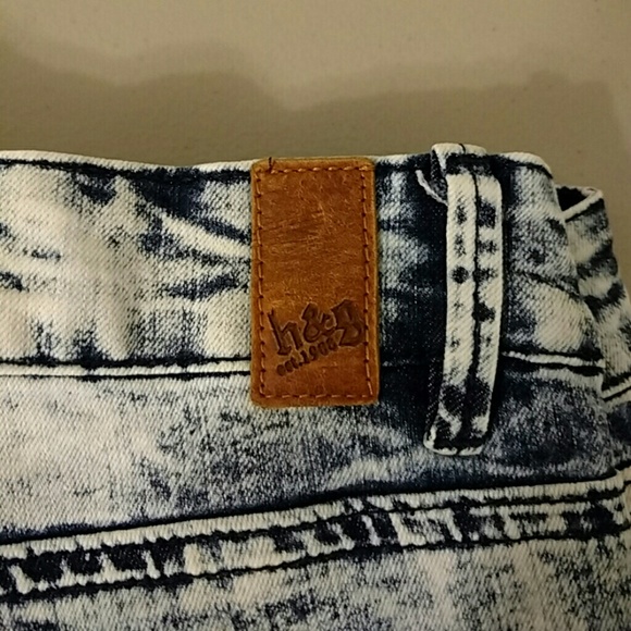 CAPRIS - Picture 3 of 4